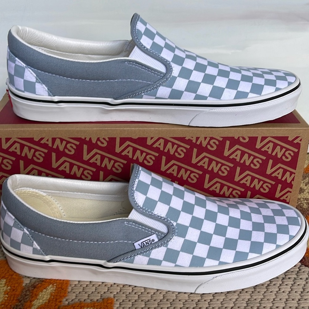 Vans Men’s Classic Slip-On
Color Theory Checkerboard
VN000BVZDSB
Sneakers